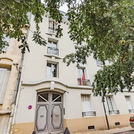 Hyper Centre Cathedrale : 47m2 + Parking Public *